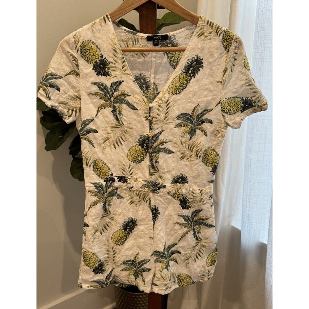 Very J Romper/jumpsuit Medium Womens White Pineapples Tropical Short Sleeve